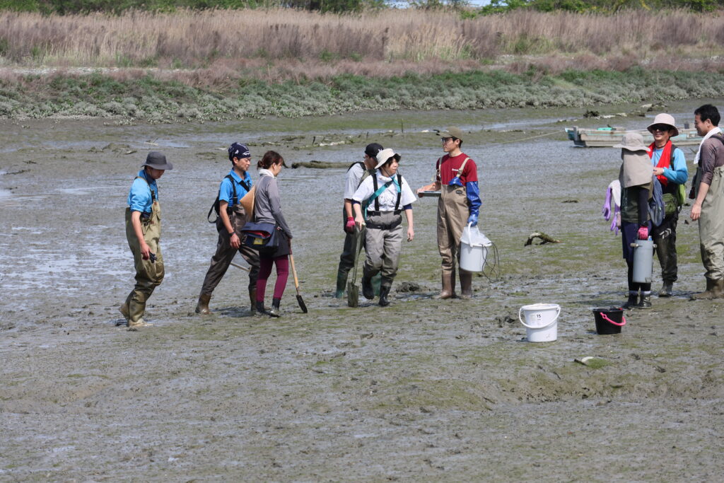 ４月24～27日、大規模な底生生物調査がおこなわれた。