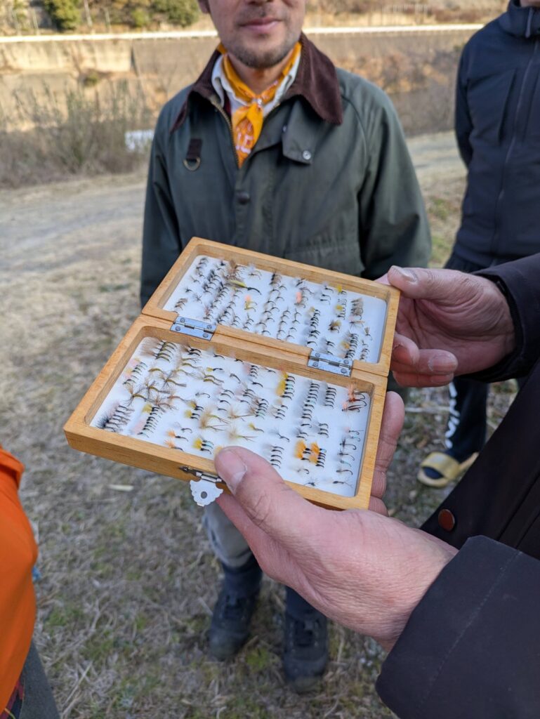 フライフィッシャー自慢のフライ（毛バリ）。