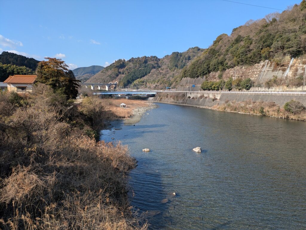 船形橋から見た加茂川の上流。
